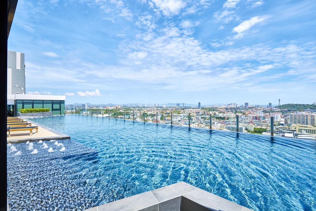 The Base By Fantasea Beach Apartment Патая Екстериор снимка