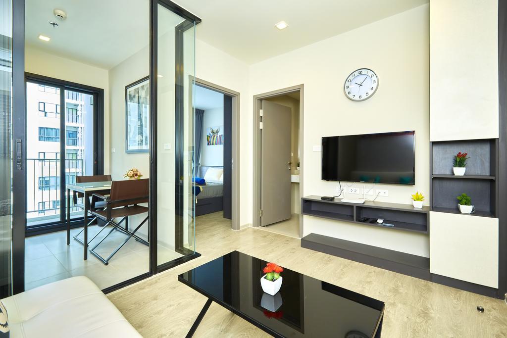 The Base By Fantasea Beach Apartment Патая Екстериор снимка